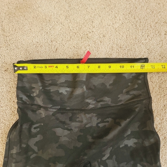 Spanx Faux Leather Camo Leggings M - Picture 5 of 7
